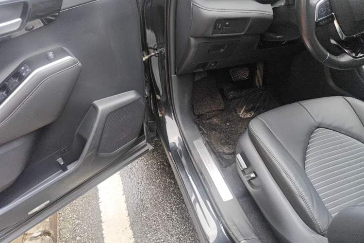 Used Toyota Crown Kluger 2023 2.5L HEV Four-Wheel Drive Luxury Edition Driver Seat