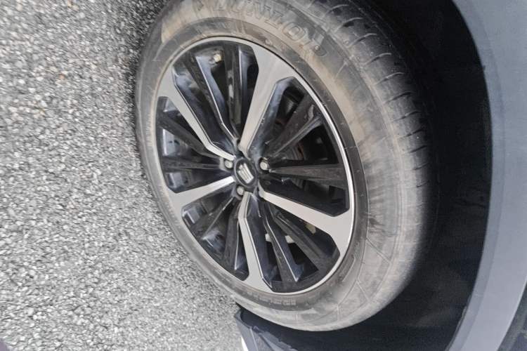 Used Toyota Crown Kluger 2023 2.5L HEV Four-Wheel Drive Luxury Edition Right Front Wheel Hub