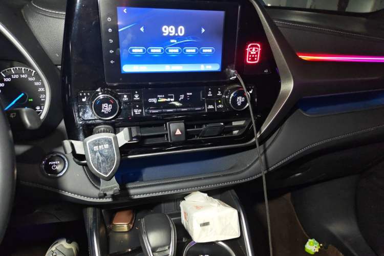 Used Toyota Crown Kluger 2023 2.5L HEV Four-Wheel Drive Luxury Edition Audio And AC Panel