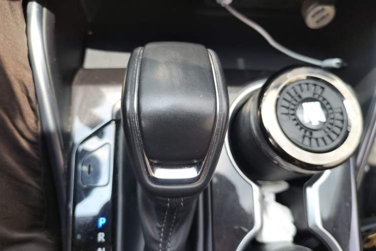 Used Toyota Crown Kluger 2023 2.5L HEV Four-Wheel Drive Prestige Edition Gear Lever
