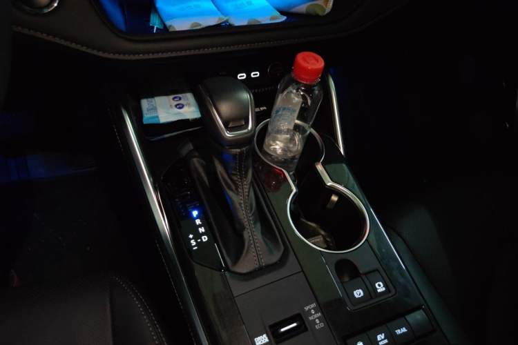 Used Toyota Crown Kluger 2023 2.5L HEV Four-Wheel Drive Flagship Edition Gear Lever