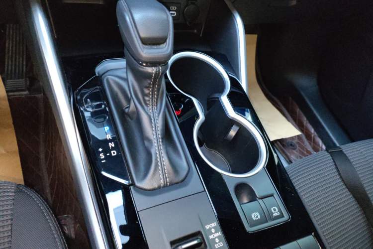 Used Toyota Crown Kluger 2023 2.5L HEV Two-Wheel Drive Entry Version (5 Seats) Gear Lever