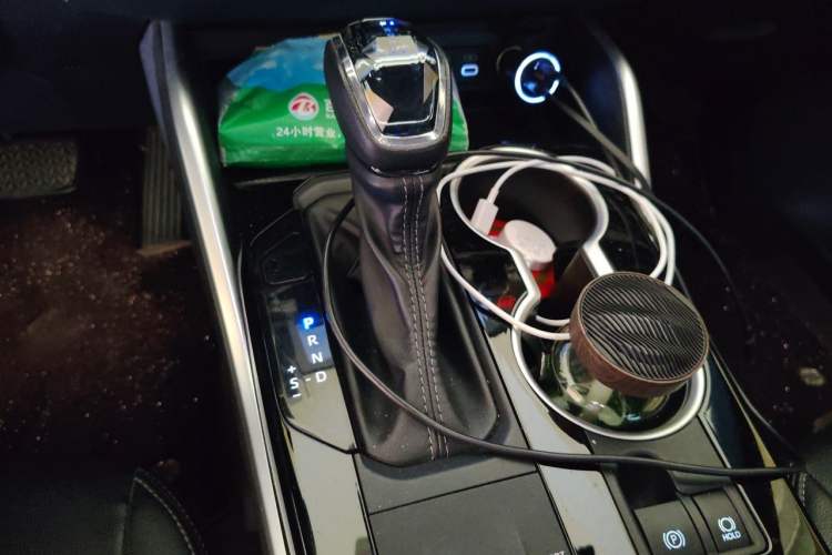 Used Toyota Crown Kluger 2023 2.5L HEV Two-Wheel Drive Entry Version (5 Seats) Gear Lever