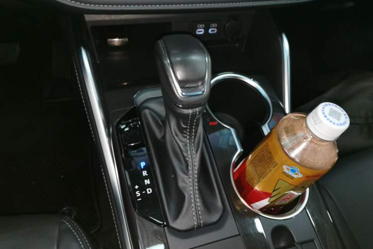 Used Toyota Crown Kluger 2023 2.5L HEV Four-Wheel Drive Luxury Edition Gear Lever