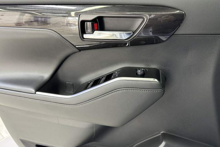 Used Toyota Crown Kluger 2023 2.5L HEV Four-Wheel Drive Prestige Edition Interior 1