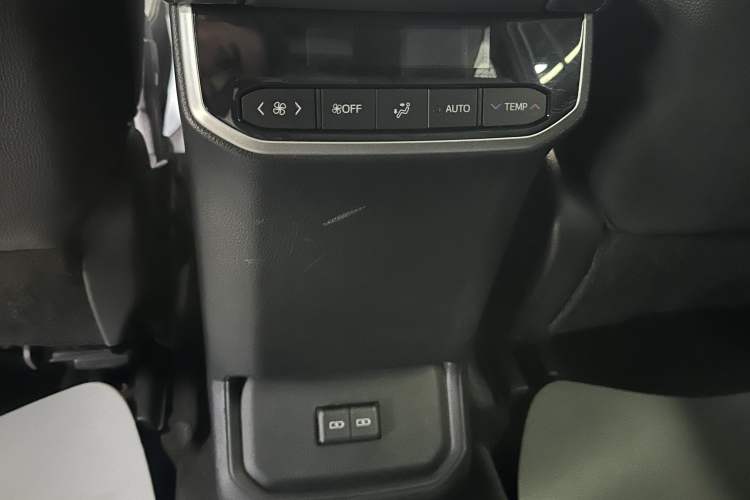 Used Toyota Crown Kluger 2023 2.5L HEV Four-Wheel Drive Prestige Edition Interior 1