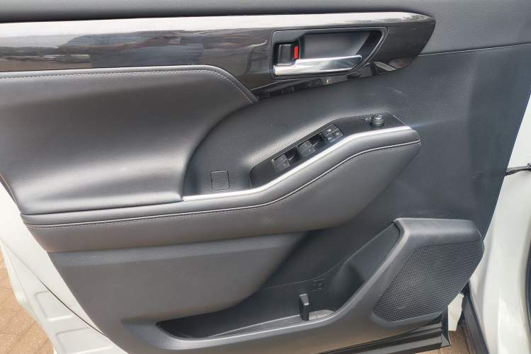 Used Toyota Crown Kluger 2023 2.5L HEV Four-Wheel Drive Prestige Edition Interior 10
