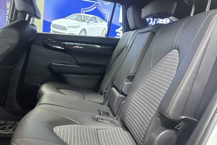 Used Toyota Crown Kluger 2023 2.5L HEV Four-Wheel Drive Prestige Edition Interior 5