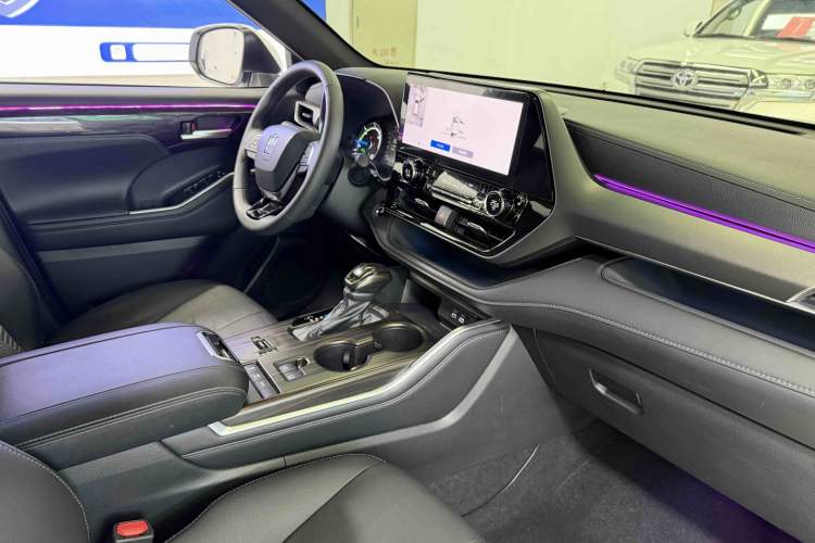 Used Toyota Crown Kluger 2023 2.5L HEV Four-Wheel Drive Luxury Edition Interior 8