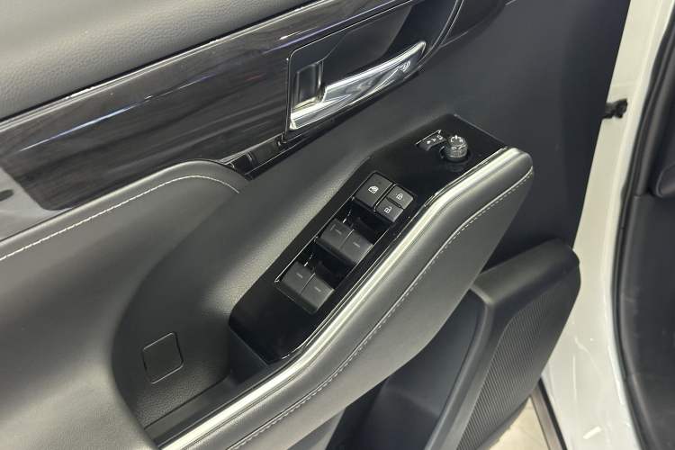 Used Toyota Crown Kluger 2023 2.5L HEV Four-Wheel Drive Prestige Edition Interior 8
