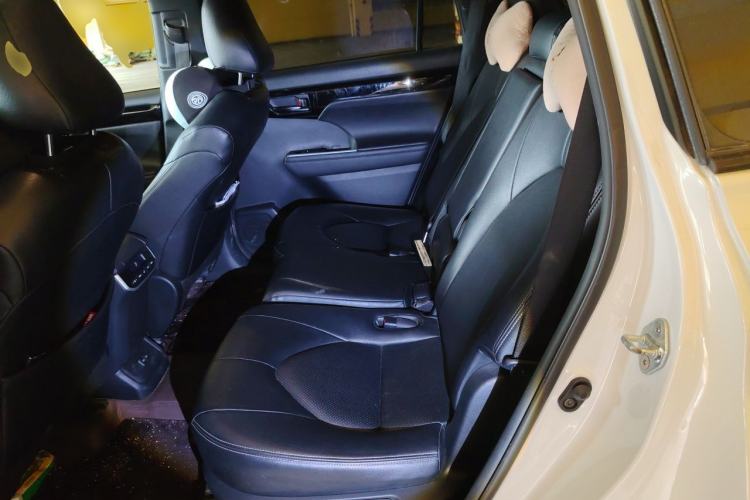 Used Toyota Crown Kluger 2023 2.5L HEV Two-Wheel Drive Entry Version (5 Seats) Left Rear Seat