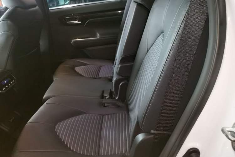 Used Toyota Crown Kluger 2023 2.5L HEV Four-Wheel Drive Luxury Edition Left Rear Seat