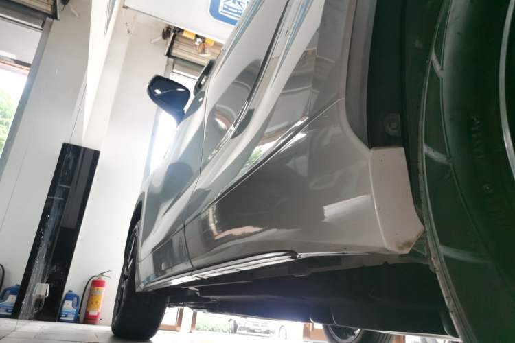 Used Toyota Crown Kluger 2023 2.5L HEV Four-Wheel Drive Luxury Edition Left Side Sill