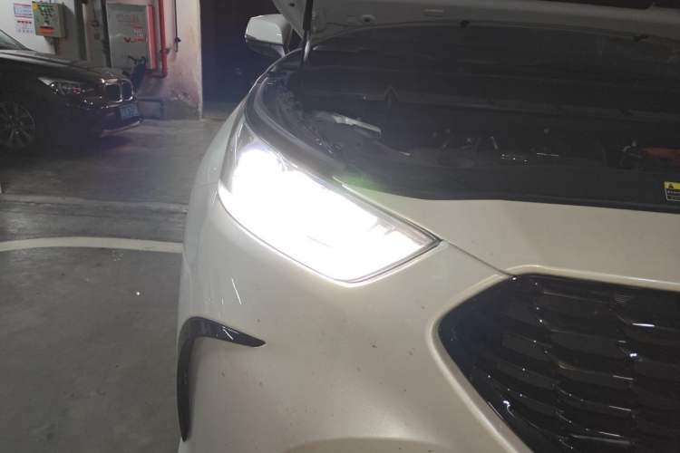 Used Toyota Crown Kluger 2023 2.5L HEV Four-Wheel Drive Flagship Edition Right Front Headlight