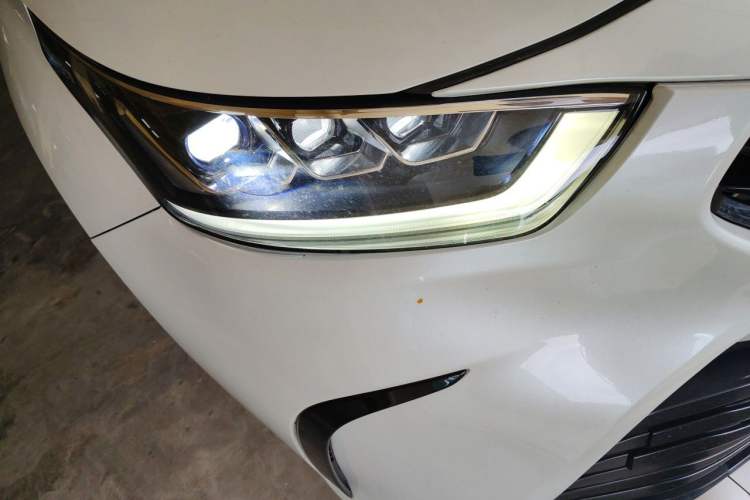 Used Toyota Crown Kluger 2023 2.5L HEV Two-Wheel Drive Entry Version (5 Seats) Right Front Headlight