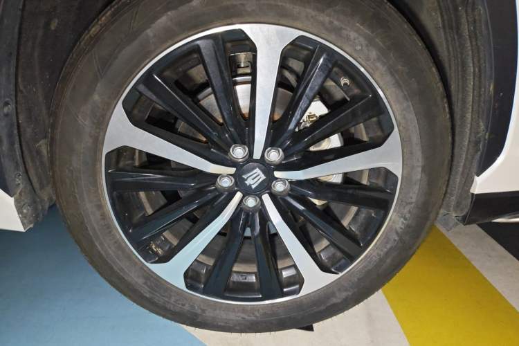 Used Toyota Crown Kluger 2023 2.5L HEV Four-Wheel Drive Luxury Edition Right Front Wheel Hub
