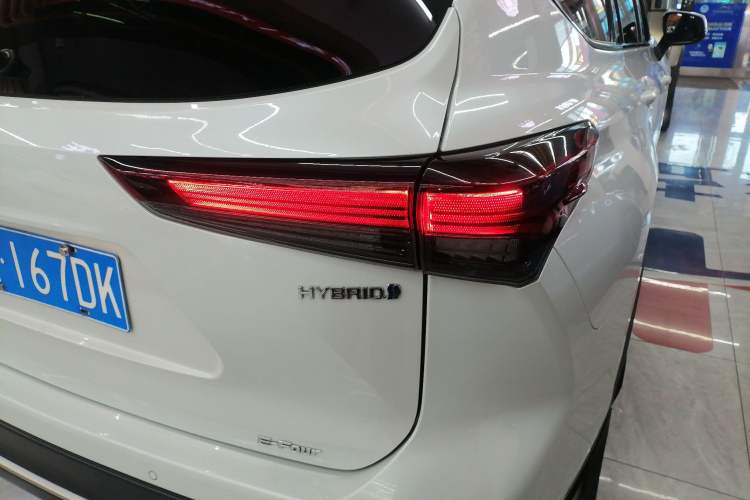 Used Toyota Crown Kluger 2023 2.5L HEV Four-Wheel Drive Prestige Edition Right Rear Taillight