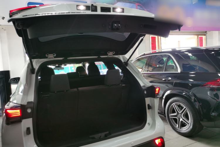 Used Toyota Crown Kluger 2023 2.5L HEV Four-Wheel Drive Luxury Edition Trunk