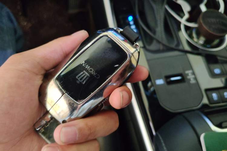 Used Toyota Crown Kluger 2023 2.5L HEV Two-Wheel Drive Entry Version (5 Seats) Vehicle Key