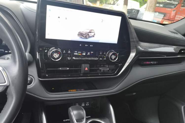 Used Toyota Crown Kluger 2024 2.5L HEV Four-Wheel Drive Premium Edition Audio And AC Panel