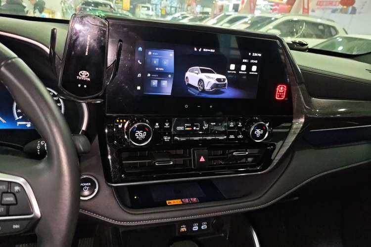 Used Toyota Crown Kluger 2024 2.5L HEV Four-Wheel Drive Luxury Edition Audio And AC Panel