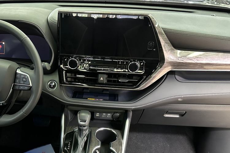 Used Toyota Crown Kluger 2024 2.5L HEV Four-Wheel Drive Luxury Edition Audio And AC Panel