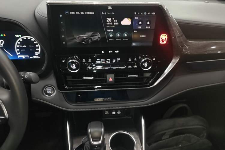 Used Toyota Crown Kluger 2024 2.0T All-Wheel-Drive Prestige Version Audio And AC Panel