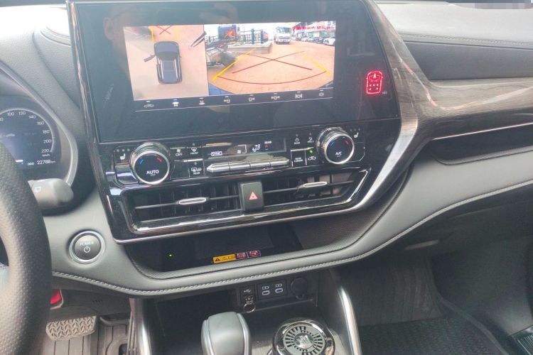 Used Toyota Crown Kluger 2024 2.5L HEV Four-Wheel Drive Luxury Edition Audio And AC Panel