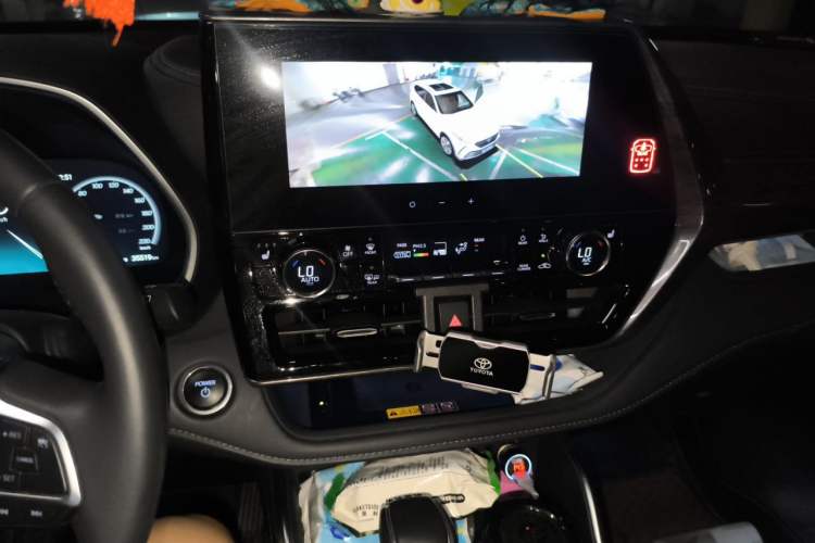 Used Toyota Crown Kluger 2024 2.5L HEV Four-Wheel Drive Luxury Edition Audio And AC Panel