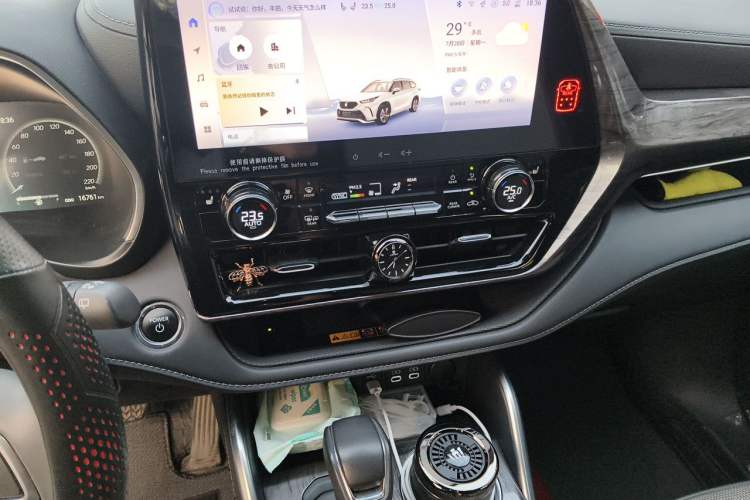 Used Toyota Crown Kluger 2024 2.5L HEV Four-Wheel Drive Premium Edition Audio And AC Panel