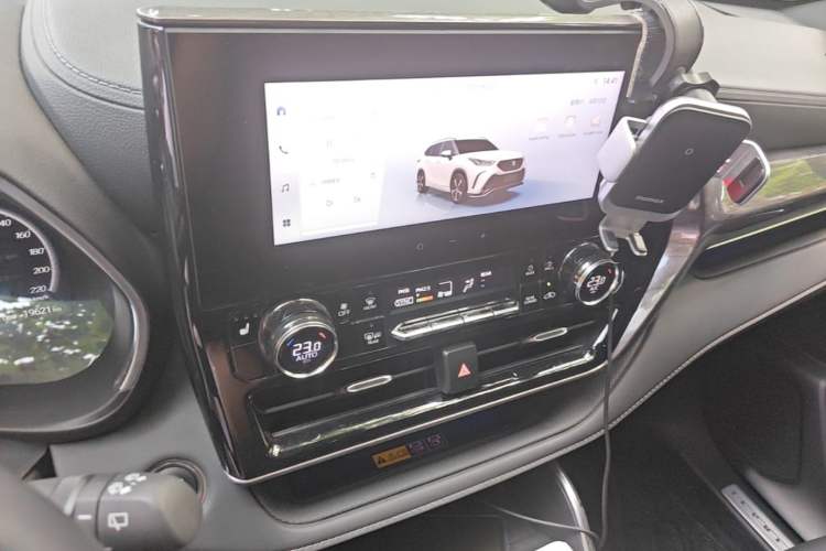 Used Toyota Crown Kluger 2024 2.5L HEV Four-Wheel Drive Luxury Edition Audio And AC Panel