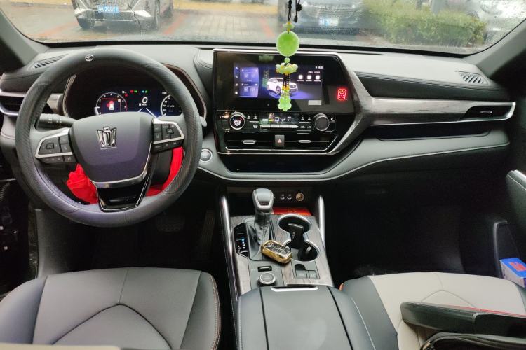 Used Toyota Crown Kluger 2024 2.0T All-Wheel Drive Enjoyment Version Center Console