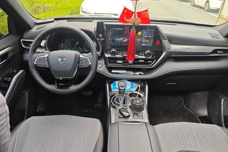 Used Toyota Crown Kluger 2024 2.5L HEV Four-Wheel Drive Premium Edition Center Console