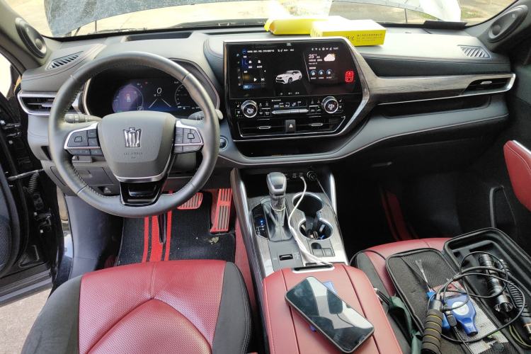 Used Toyota Crown Kluger 2024 2.5L HEV Four-Wheel Drive Flagship Edition Center Console