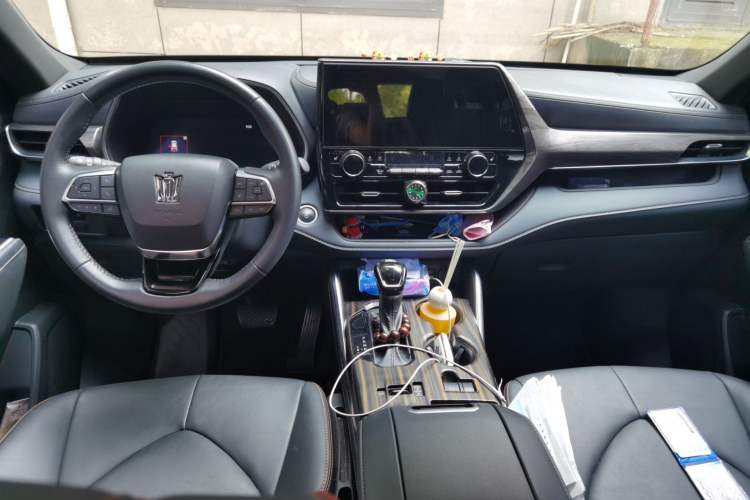 Used Toyota Crown Kluger 2024 2.5L HEV Four-Wheel Drive Luxury Edition Center Console