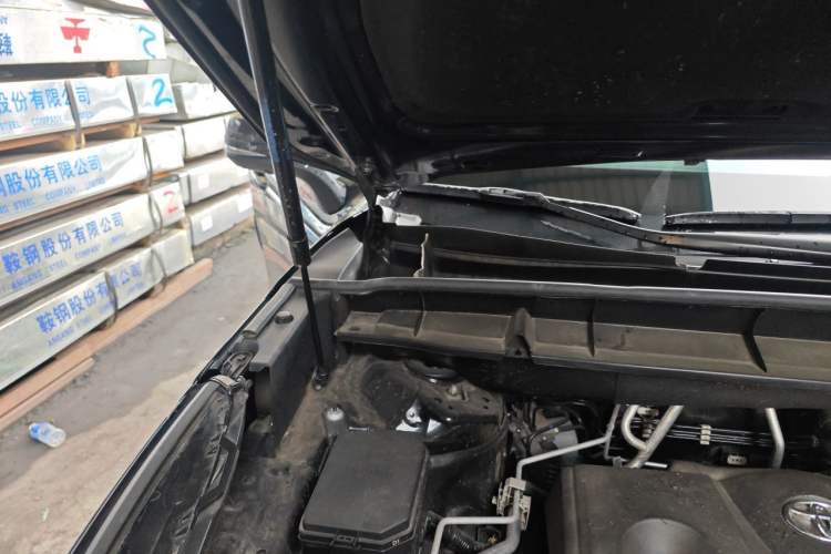 Used Toyota Crown Kluger 2024 2.5L HEV Four-Wheel Drive Premium Edition Engine Bay Right