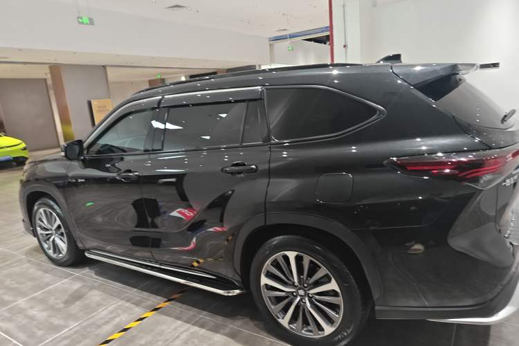 Used Toyota Crown Kluger 2024 2.5L HEV Four-Wheel Drive Premium Edition Exterior 3