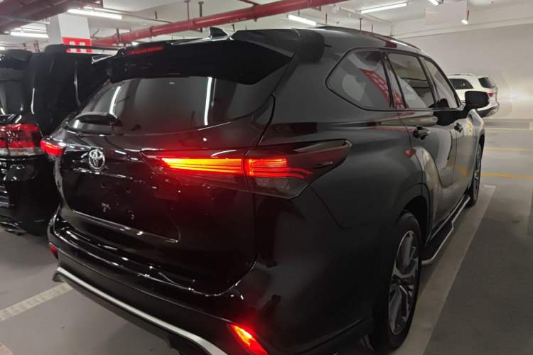 Used Toyota Crown Kluger 2024 2.5L HEV Four-Wheel Drive Premium Edition Exterior 5