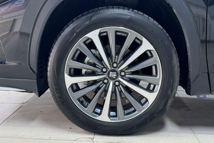 Used Toyota Crown Kluger 2024 2.5L HEV Four-Wheel Drive Premium Edition Exterior 5