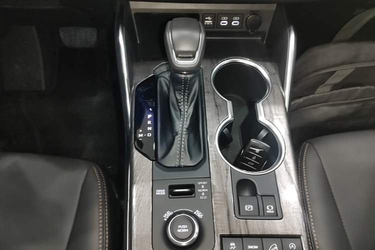 Used Toyota Crown Kluger 2024 2.0T All-Wheel-Drive Prestige Version Gear Lever