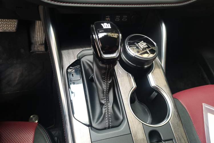 Used Toyota Crown Kluger 2024 2.5L HEV Four-Wheel Drive Flagship Edition Gear Lever