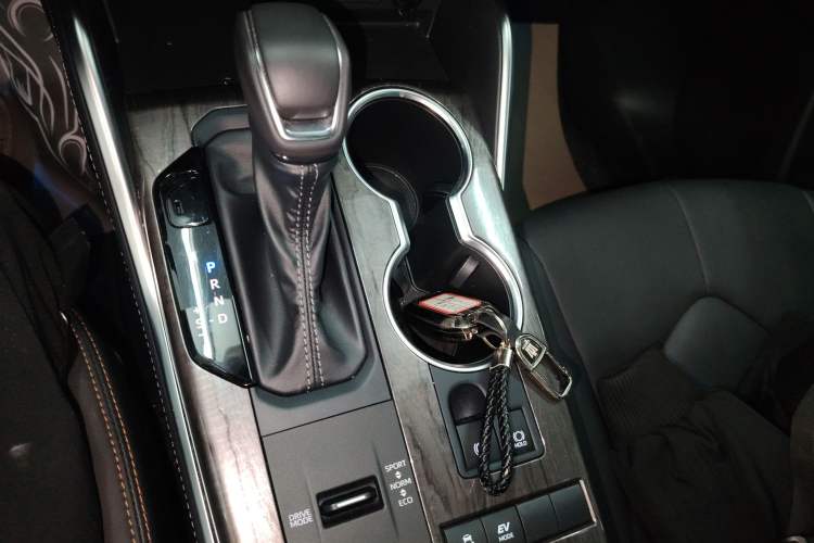 Used Toyota Crown Kluger 2024 2.5L HEV Two-Wheel Drive Luxury Edition Gear Lever