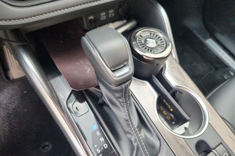 Used Toyota Crown Kluger 2024 2.5L HEV Four-Wheel Drive Premium Edition Gear Lever