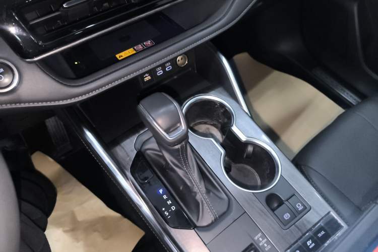 Used Toyota Crown Kluger 2024 2.5L HEV Four-Wheel Drive Luxury Edition Gear Lever