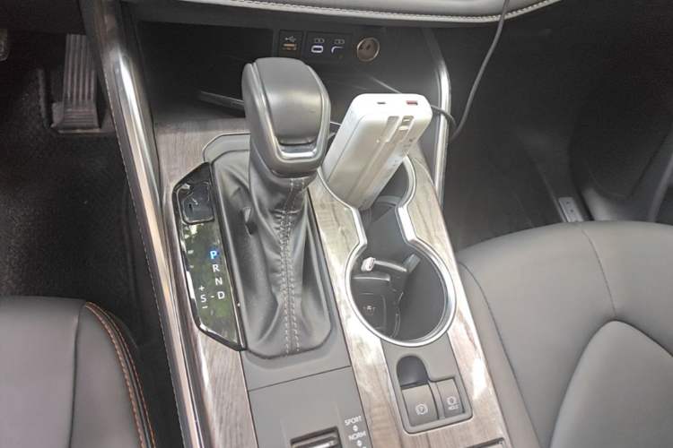 Used Toyota Crown Kluger 2024 2.5L HEV Four-Wheel Drive Luxury Edition Gear Lever