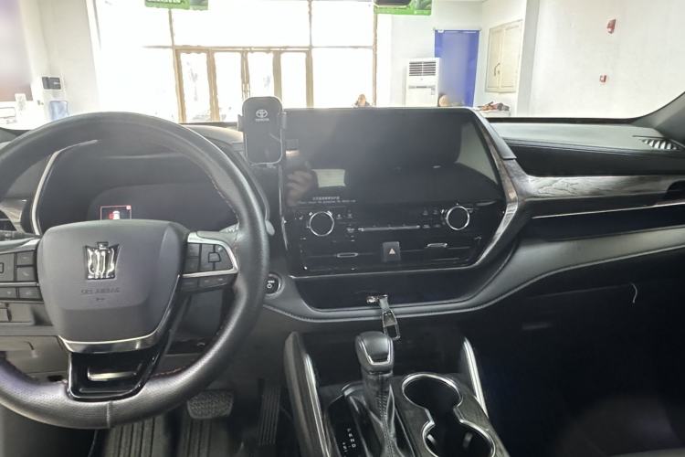 Used Toyota Crown Kluger 2024 2.5L HEV Four-Wheel Drive Premium Edition Interior 1