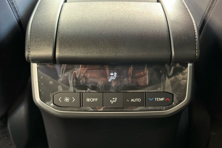 Used Toyota Crown Kluger 2024 2.5L HEV Four-Wheel Drive Premium Edition Interior 11