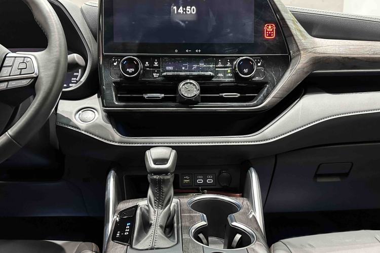 Used Toyota Crown Kluger 2024 2.5L HEV Four-Wheel Drive Premium Edition Interior 11