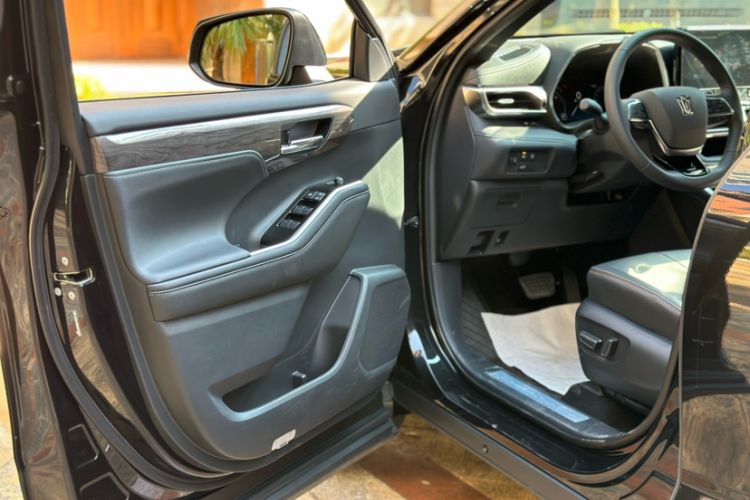 Used Toyota Crown Kluger 2024 2.5L HEV Four-Wheel Drive Premium Edition Interior 12
