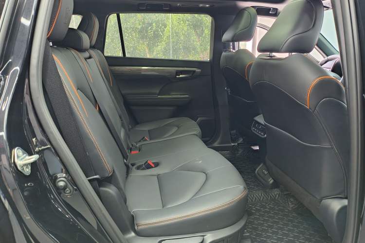 Used Toyota Crown Kluger 2024 2.5L HEV Four-Wheel Drive Premium Edition Interior 12